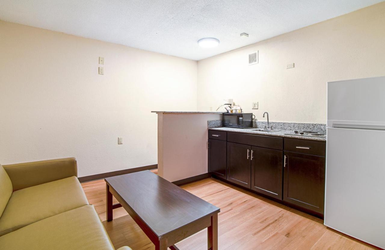 Red Roof Inn & Suites Greenwood, Sc Экстерьер фото
