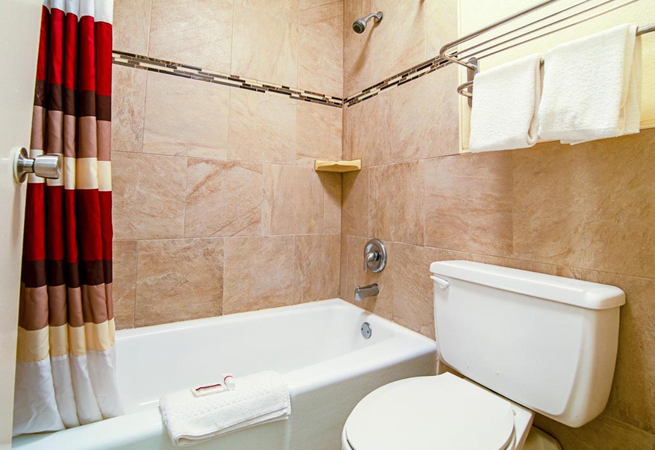 Red Roof Inn & Suites Greenwood, Sc Экстерьер фото