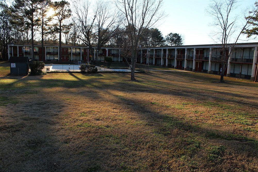 Red Roof Inn & Suites Greenwood, Sc Экстерьер фото