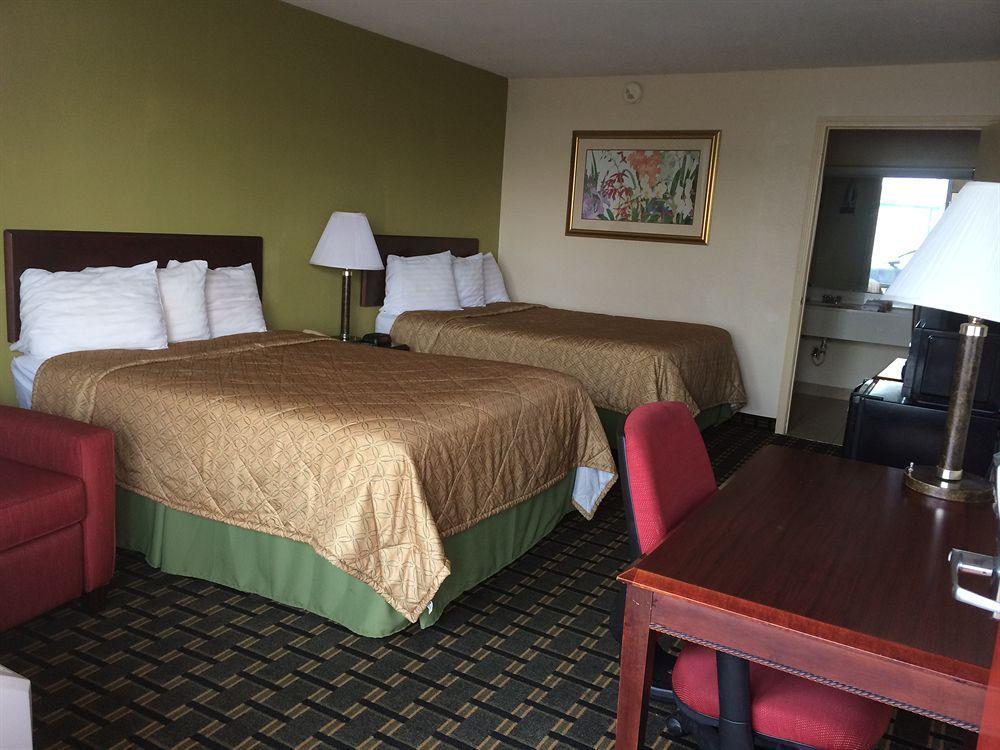 Red Roof Inn & Suites Greenwood, Sc Экстерьер фото