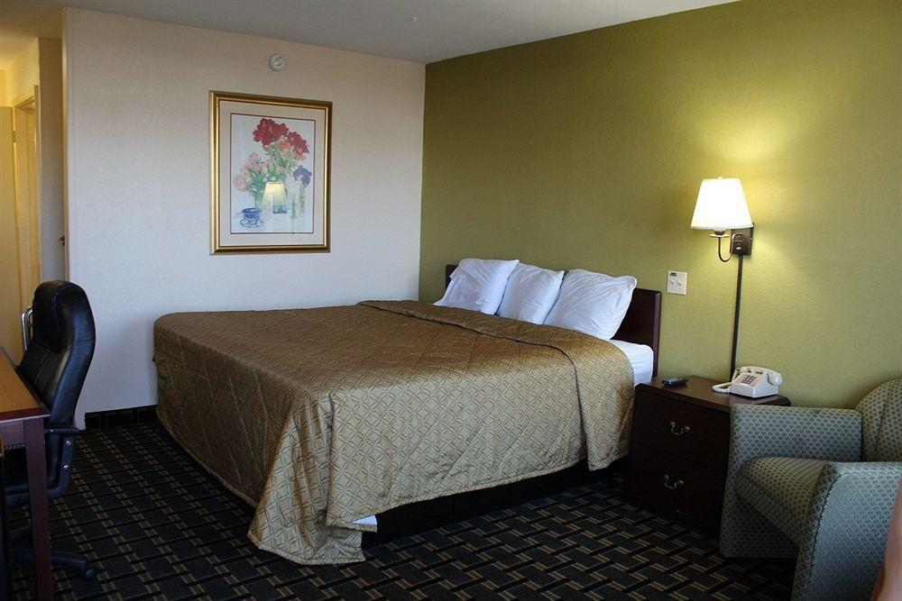 Red Roof Inn & Suites Greenwood, Sc Экстерьер фото