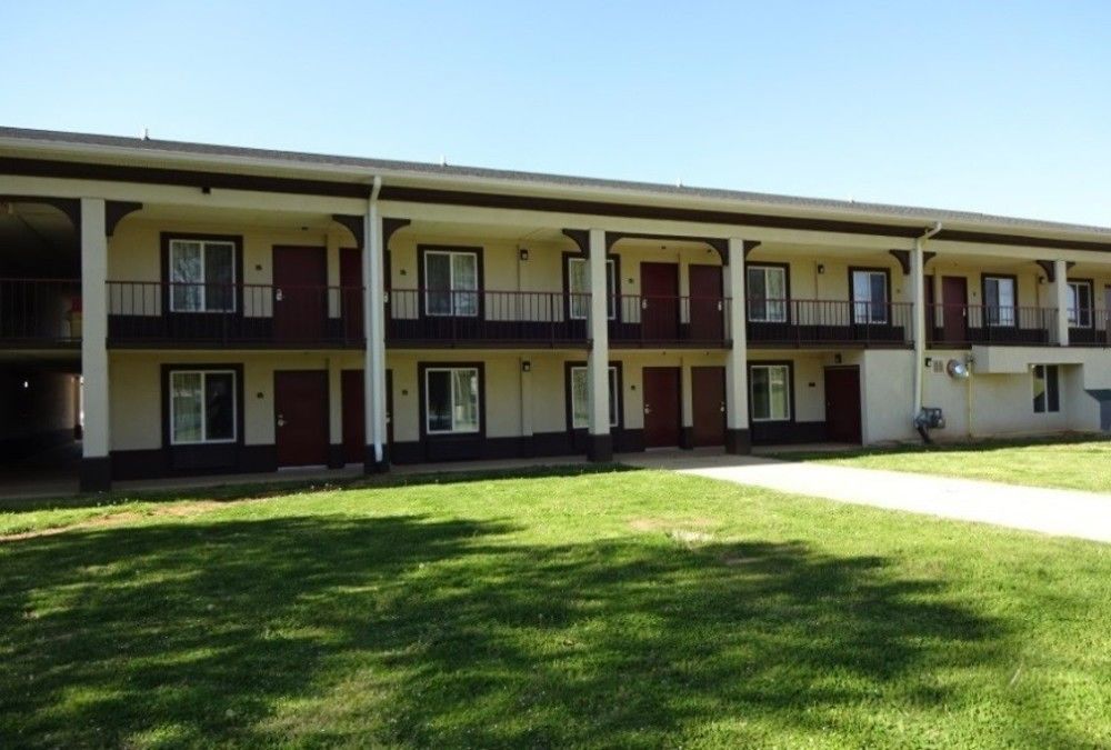 Red Roof Inn & Suites Greenwood, Sc Экстерьер фото