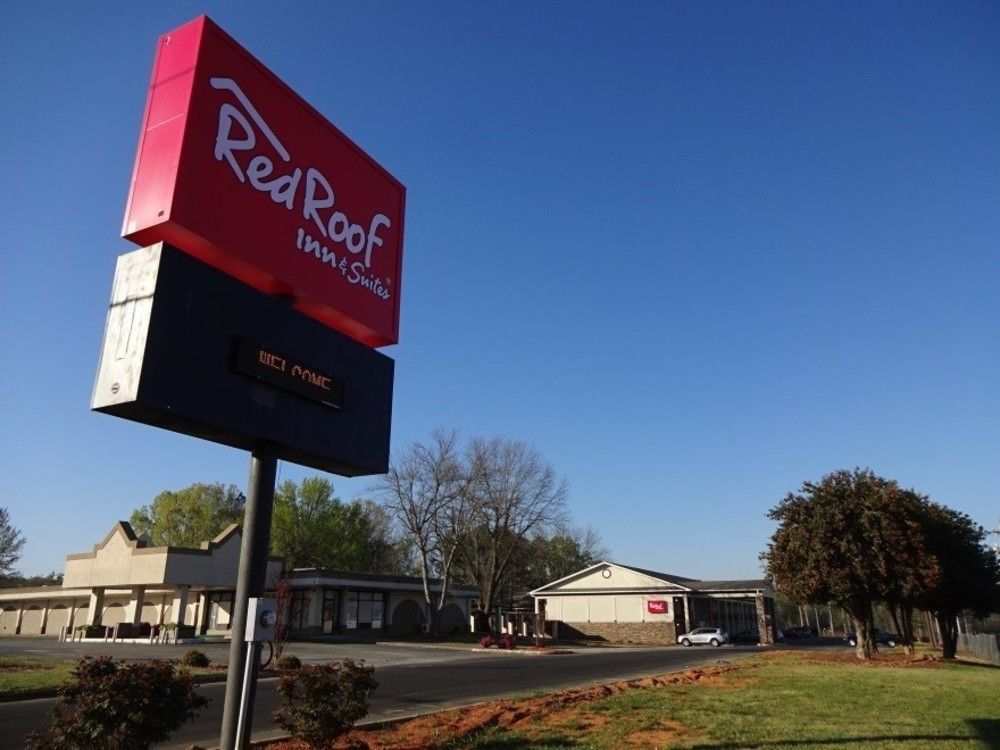 Red Roof Inn & Suites Greenwood, Sc Экстерьер фото